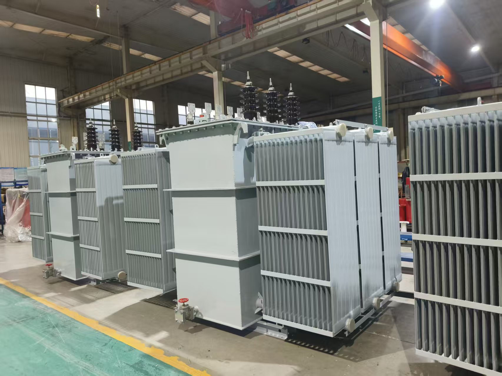 出口中亚地区的变压器正在生产过程中